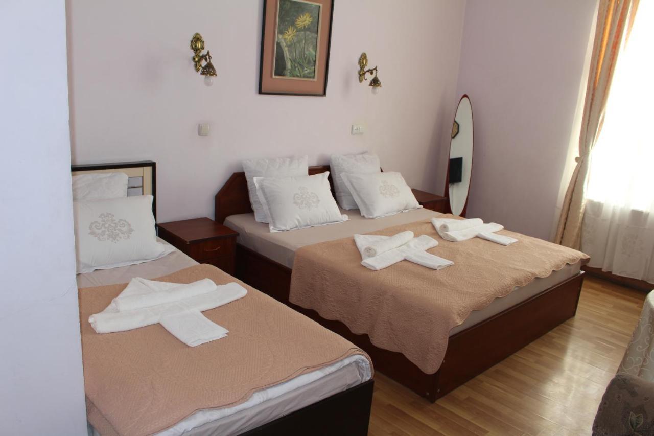 21 На Удачу Hotel Rustavi  Luaran gambar