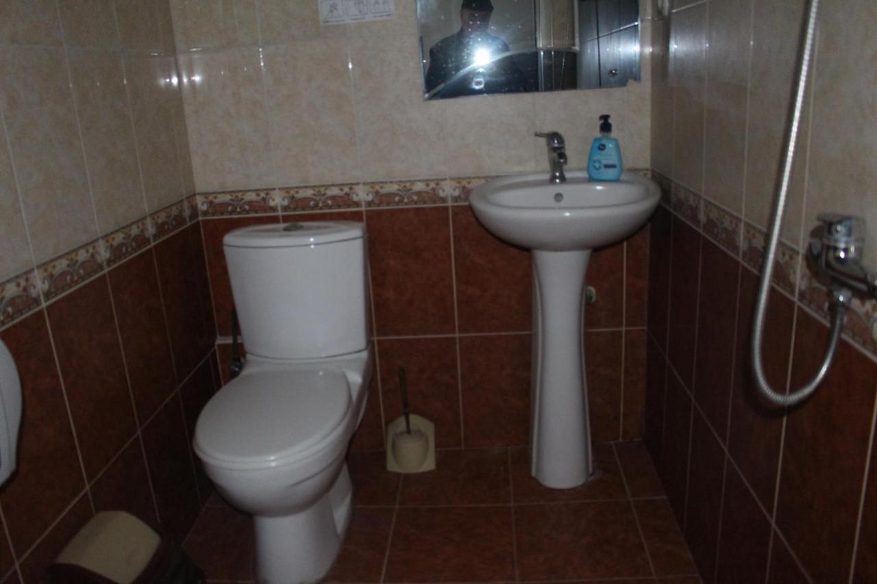 21 На Удачу Hotel Rustavi  Luaran gambar