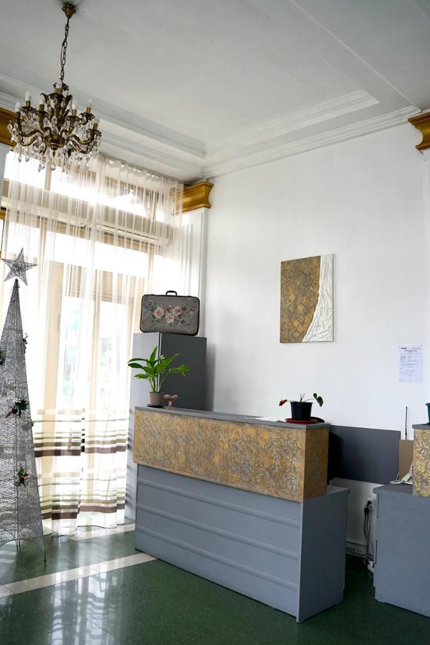 21 На Удачу Hotel Rustavi  Luaran gambar